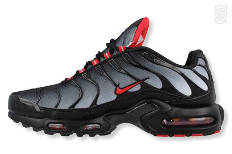 nike air max schwarz rot|Nike Air Max plus black.